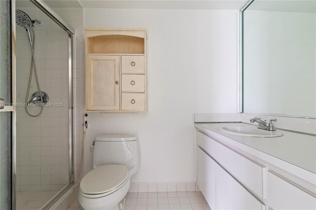 Building Photo - 10353 N Kendall Dr