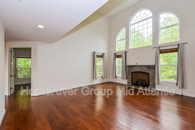 Foto del edificio - 6804 Osborne Hill Dr