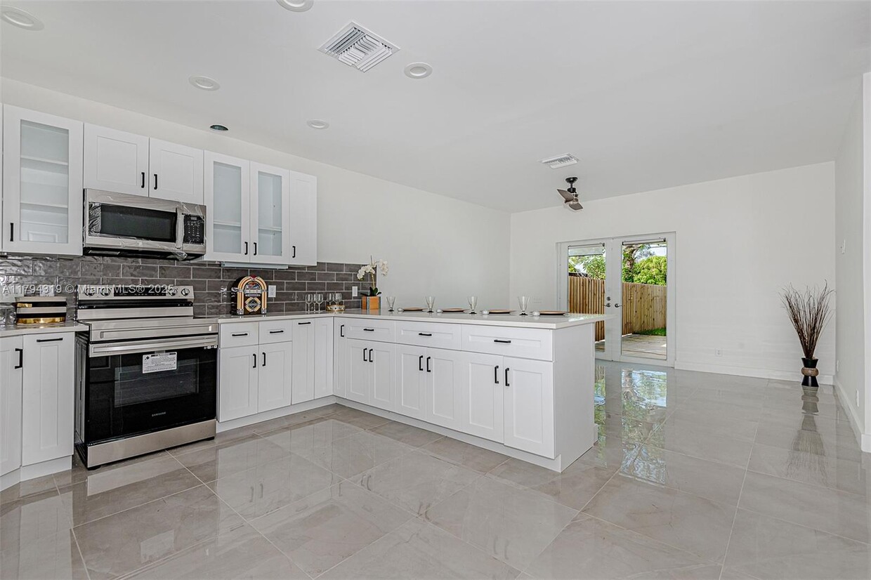 Foto principal - 1205-1207 NW 2nd Ave