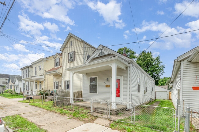 Building Photo - 127 5th Ave