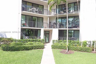 Building Photo - 1301 River Reach Dr