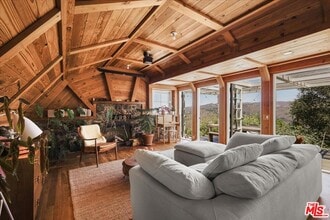 Building Photo - 1555 Fernwood Pacific Dr