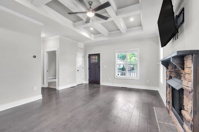 Building Photo - Stunning 3-Bedroom, 2-Bathroom Home Featuring Open-Concept Luxury Living $2150/mo rent