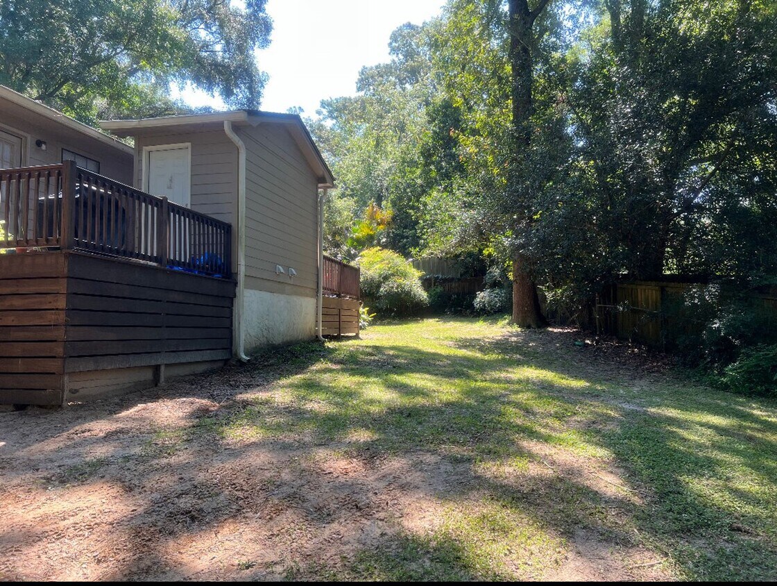 Foto del edificio - COMING SOON – 2BR/1BA Duplex in Tallahasse...