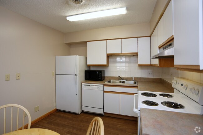 2HAB, 1BA - 880 FT² - Cocina - Smith Apartments @ 58 East Armory