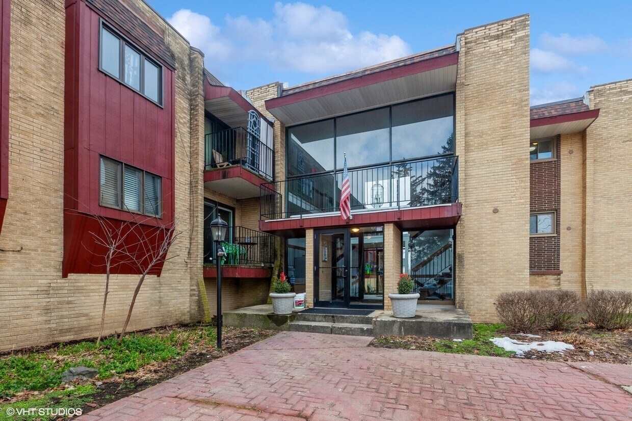 Primary Photo - 787 Wilson Ave