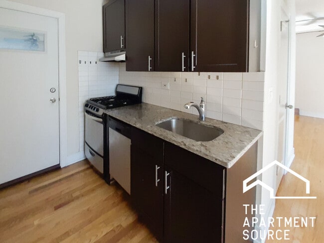 Photo - 514 W Cornelia Ave Apartment