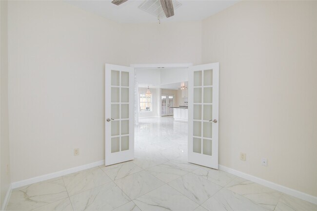 Foto del edificio - 4427 Waterfall Way