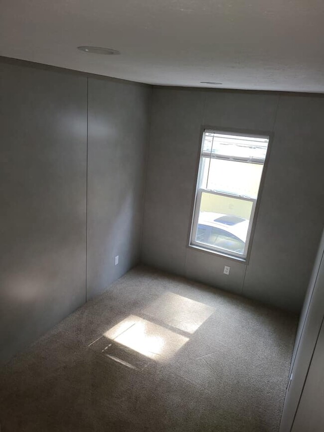 Building Photo - 324 Adeles Way