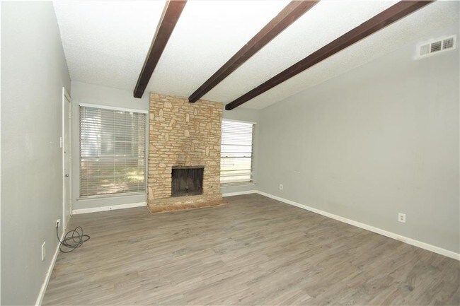 Building Photo - 200 W William Cannon Dr