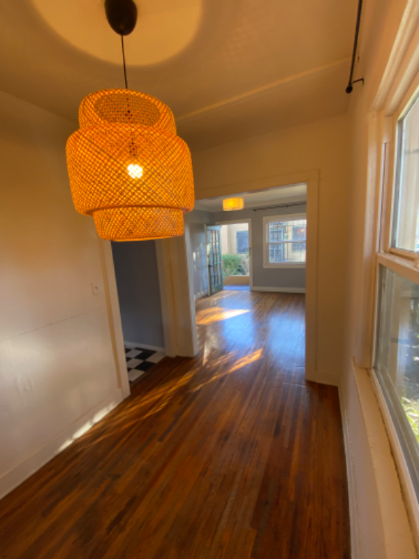 Foto del edificio - 4611 1/2 Ambrose Ave