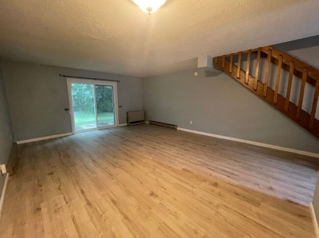 Building Photo - 149 Ledgewood Cir