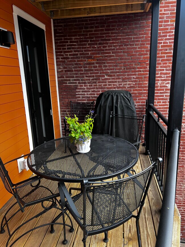 Balcony - 45 Market St