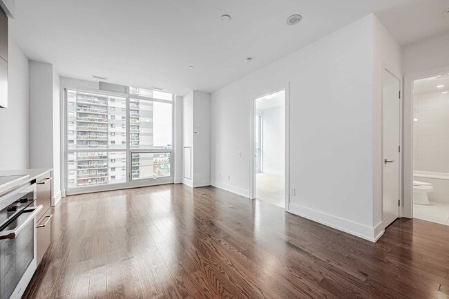 Photo du bâtiment - 170 Avenue Rd