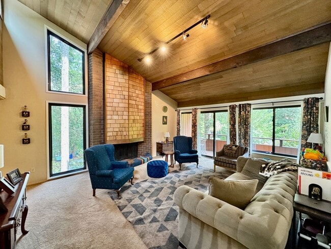 Building Photo - 15130 SE 47th Pl