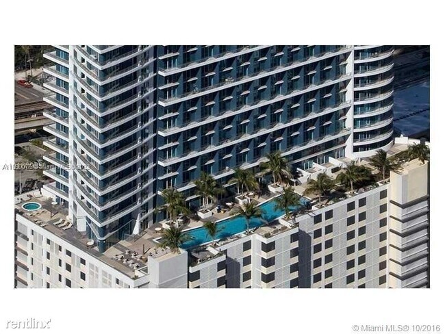 Foto del edificio - 2 br, 2.5 bath Condo - 60 SW 13th St Spect...