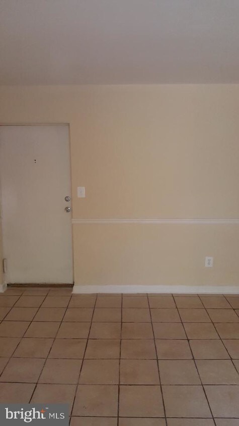 Foto principal - 7501 Riverdale Rd