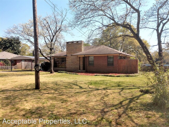Foto del edificio - 4 br, 2 bath House - 3816 Hampton Dr