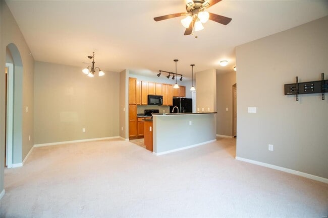 Building Photo - 27 Kassebaum Ln