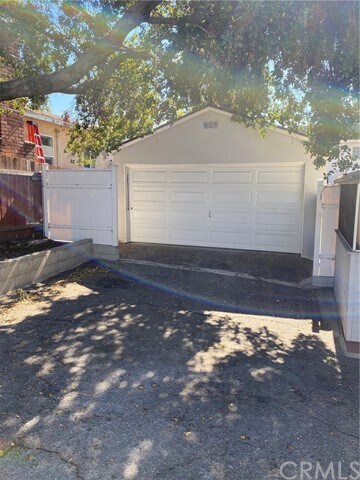 Building Photo - 10256 Samoa Ave