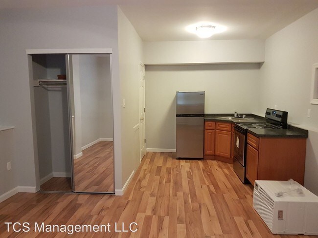 Foto del edificio - 5235 Woodland Ave