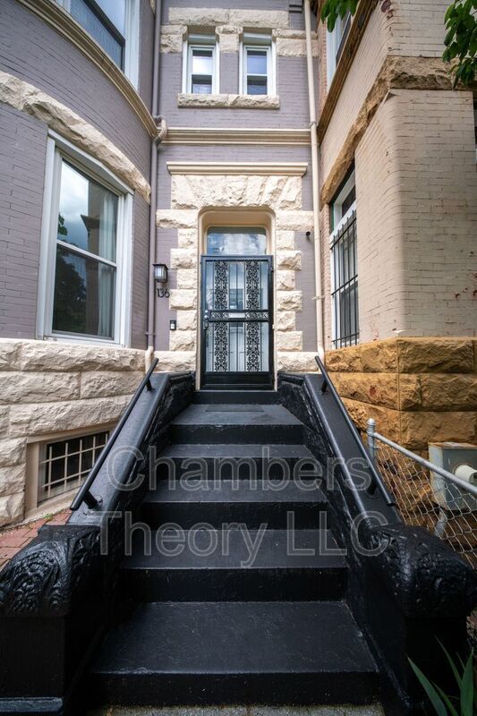 Foto del edificio - 136 R St NE