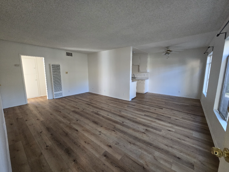 Foto principal - 13531 Wyandotte St