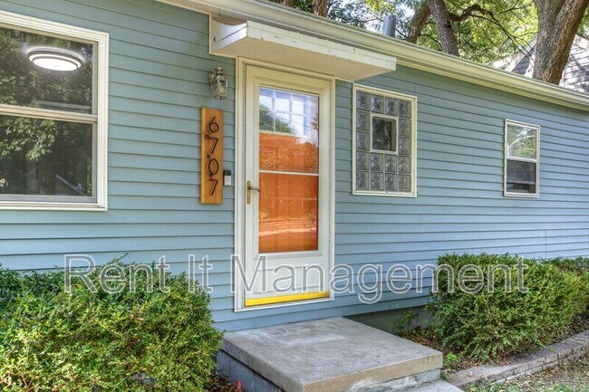 Building Photo - 6707 Mayberry St