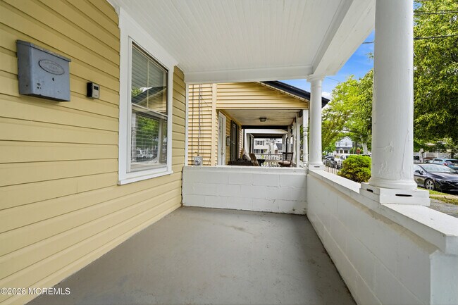 Building Photo - 1114 Summerfield Ave