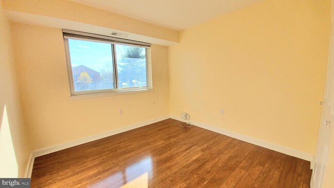 Foto del edificio - 210 Victor Pkwy