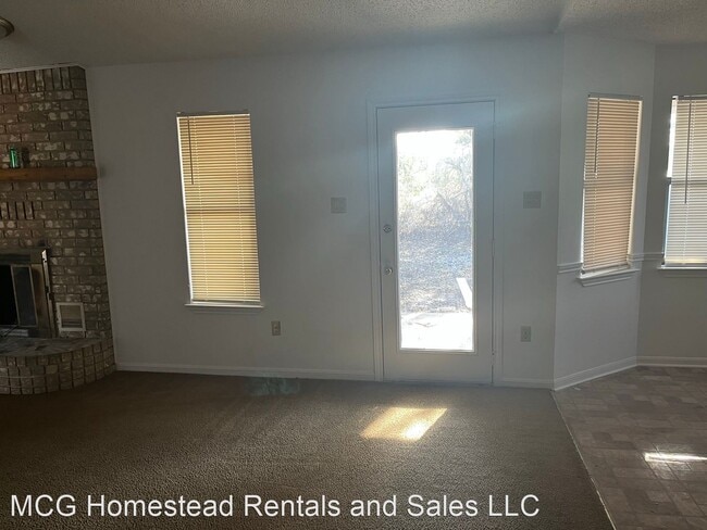 Foto del edificio - 3 br, 2 bath House - 2114 Schwertner Dr