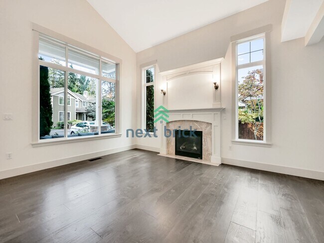 Foto del edificio - 4 bedroom, 2.5 Bathroom, 3 car garage Craf...