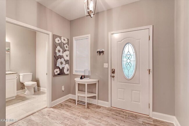 Foto del edificio - Maryville 37801 - Four year old, 3 bedroom...