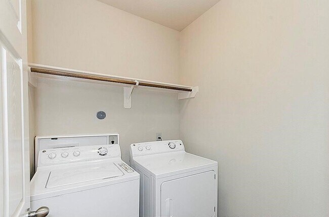 Building Photo - 64 Woodland Hills Dr