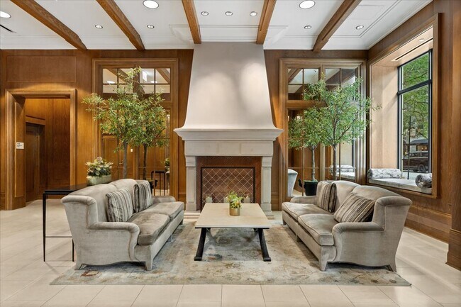 Foto del edificio - 10 E Delaware Pl