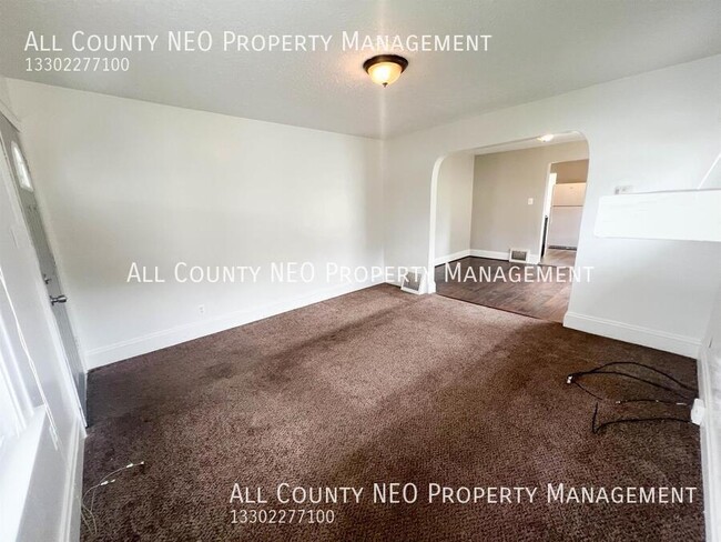 Building Photo - 1217 Dietz Ave