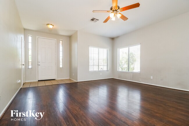 Foto del edificio - 8429 W Avalon Dr