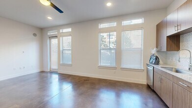 Interior Photo - Griffis Oak Lawn