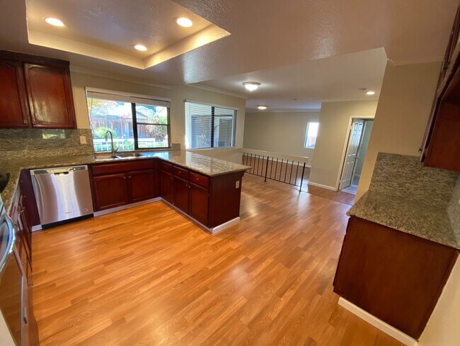 Foto del edificio - 4 Bed 3 Bath Single Family Home In Pleasanton