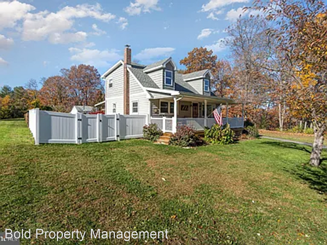 Building Photo - 3 br, 2 bath House - 50 Summer Hill Rd.