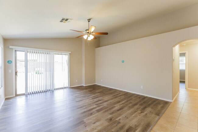 Foto del edificio - 3751 S Bowman Rd