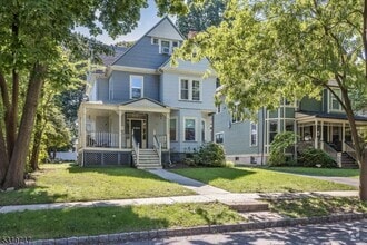 Building Photo - 121 Midland Ave