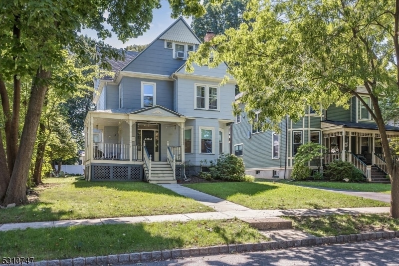 Primary Photo - 121 Midland Ave