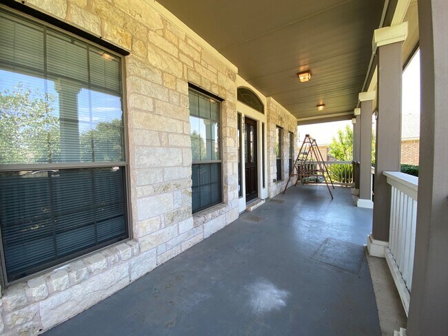 Foto del edificio - Large home in Pflugerville!  3 car garage - Highland Park Neighborhood