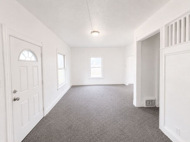 Foto del edificio - 1239 Norwood Ave