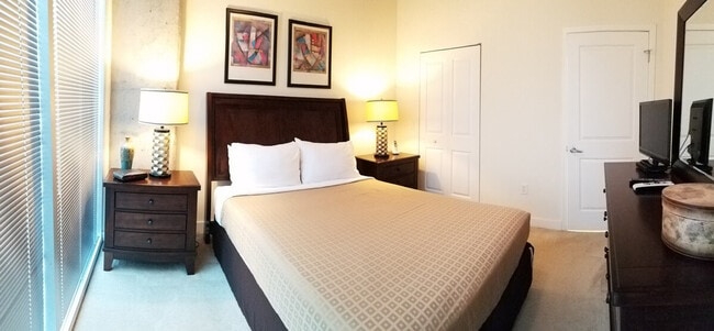 Foto del edificio - 4 W Martin Luther King Jr Blvd