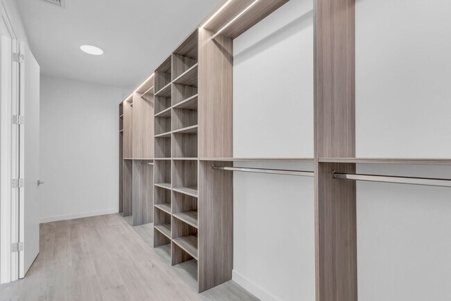 Building Photo - This beautiful new townhome  or rentoffers...