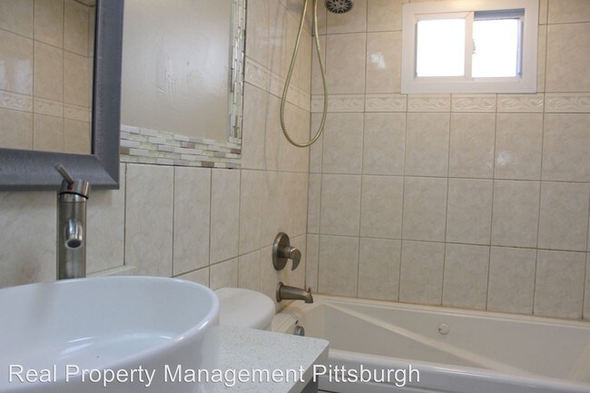 Building Photo - 4 br, 1 bath House - 753 Jefferson
