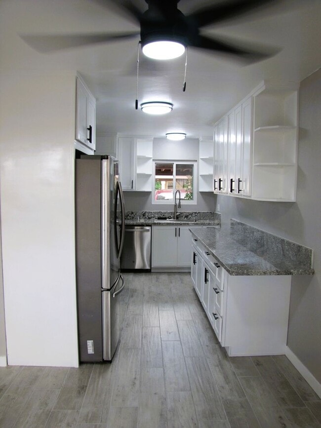Building Photo - 4416 Plaza Vista