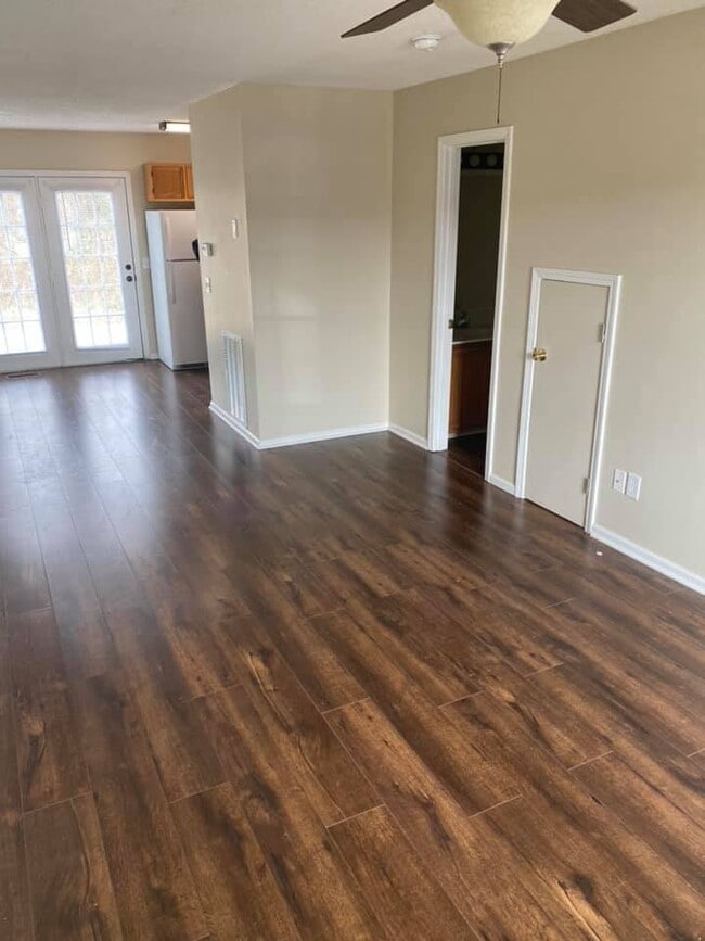 Building Photo - 1701 Bourland Ln